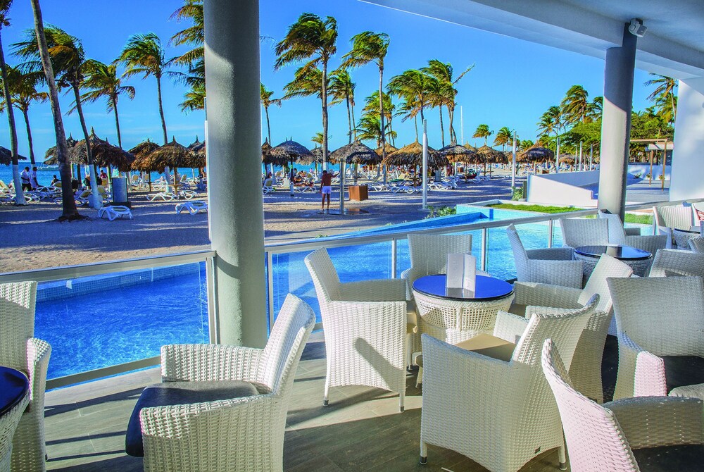 Poolside Bar