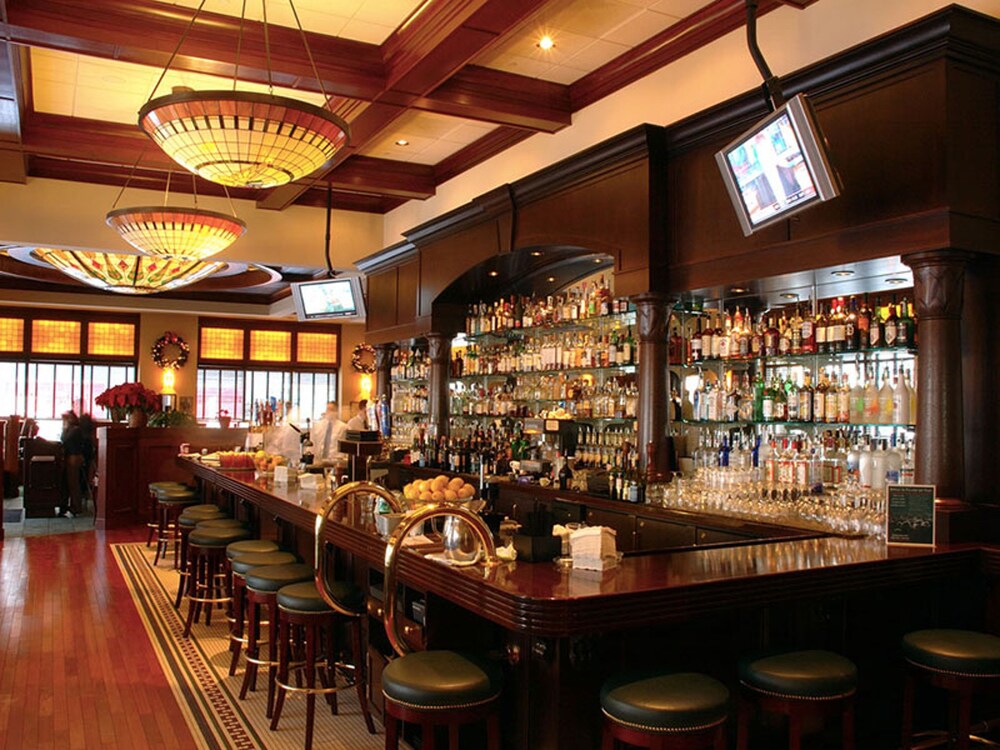 Hotel Bar
