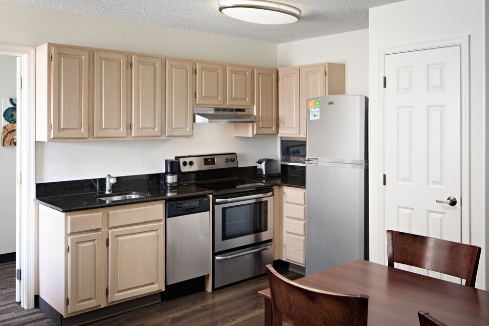 Suite, 2 Bedrooms - In-Room Kitchenette