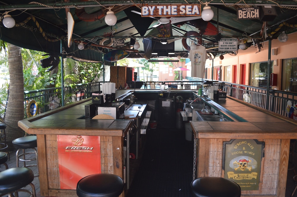 Hotel Bar