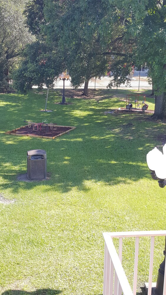 Childrens Play Area - Outdoor