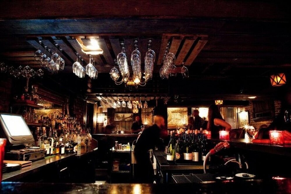 Hotel Bar