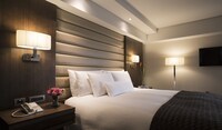 Grand Room, 1 King Bed, Non Smoking