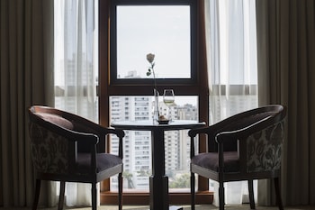 Executive Lounge