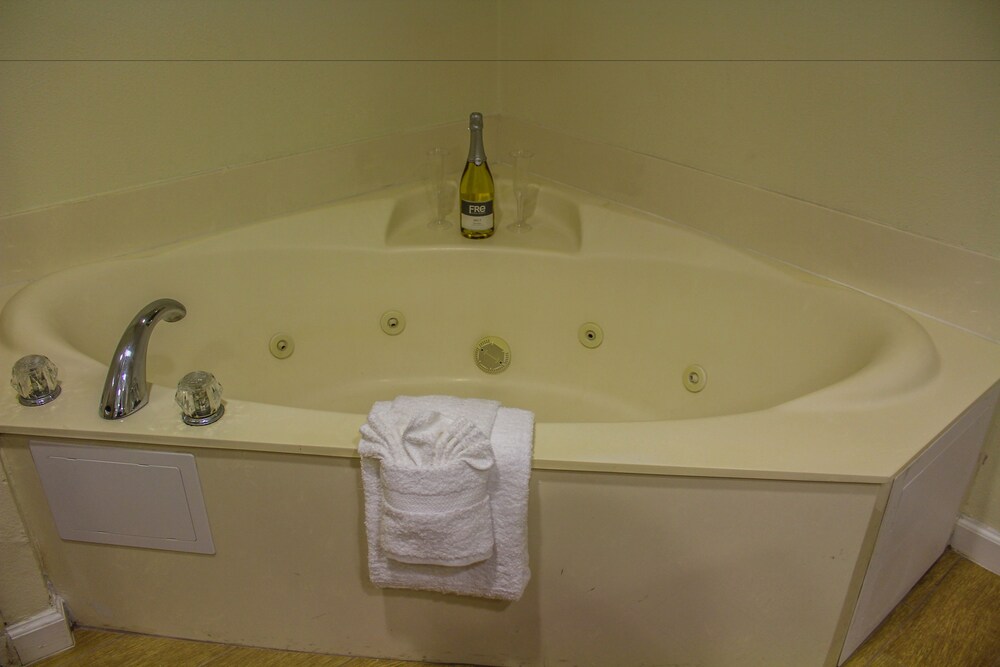 Apartment, 2 Bedrooms, Partial Ocean View - Jetted Tub