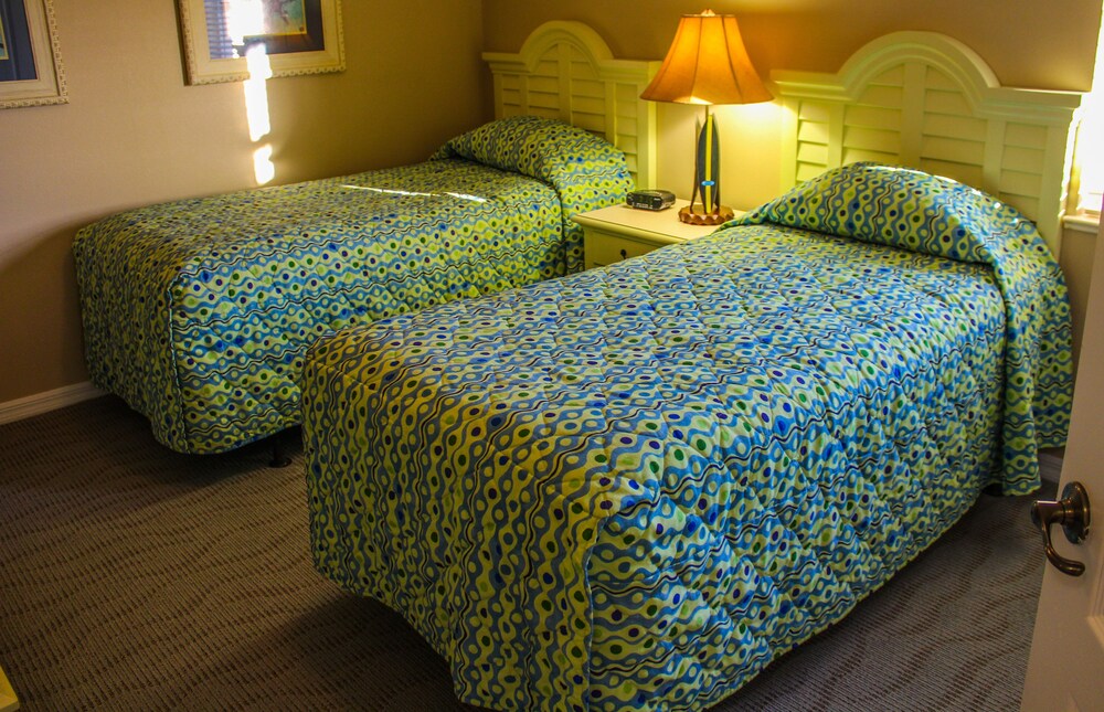Apartment, 2 Bedrooms, Partial Ocean View - Guestroom