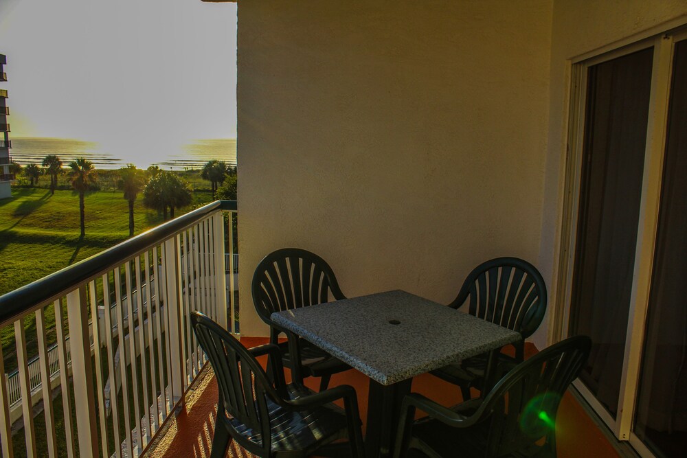 Apartment, 2 Bedrooms, Partial Ocean View - Guestroom View
