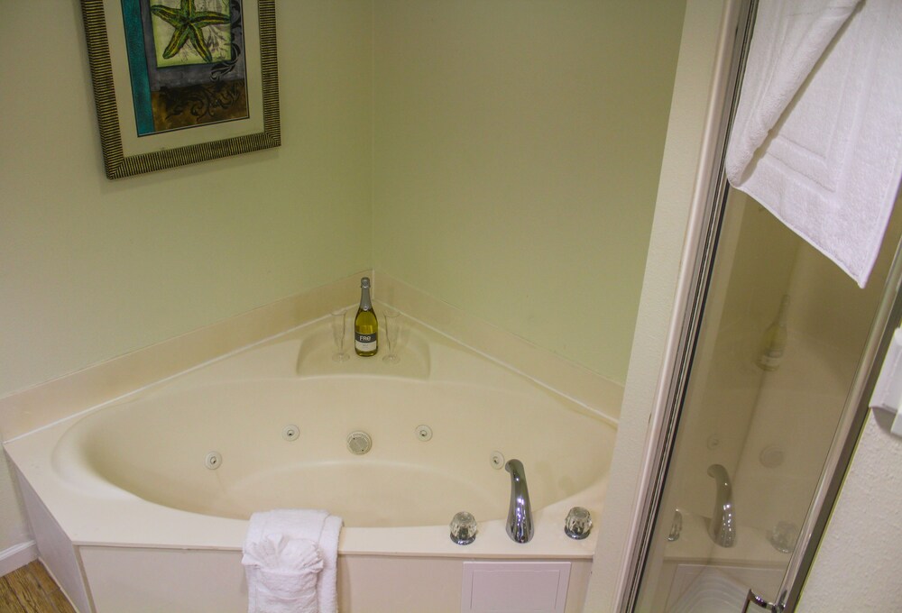 Apartment, 2 Bedrooms, Partial Ocean View - Jetted Tub