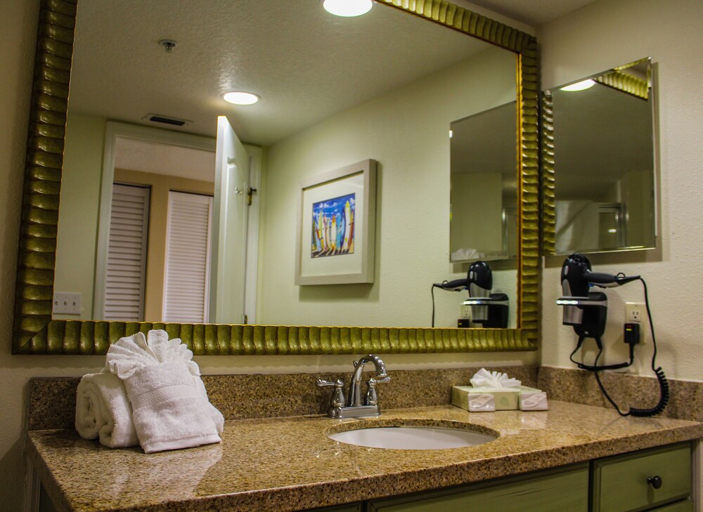 Apartment, 2 Bedrooms, Partial Ocean View - Bathroom Sink