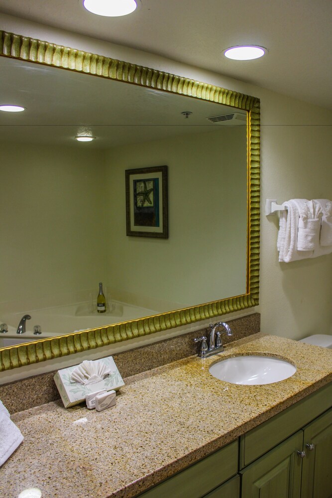 Apartment, 2 Bedrooms, Partial Ocean View - Bathroom Sink