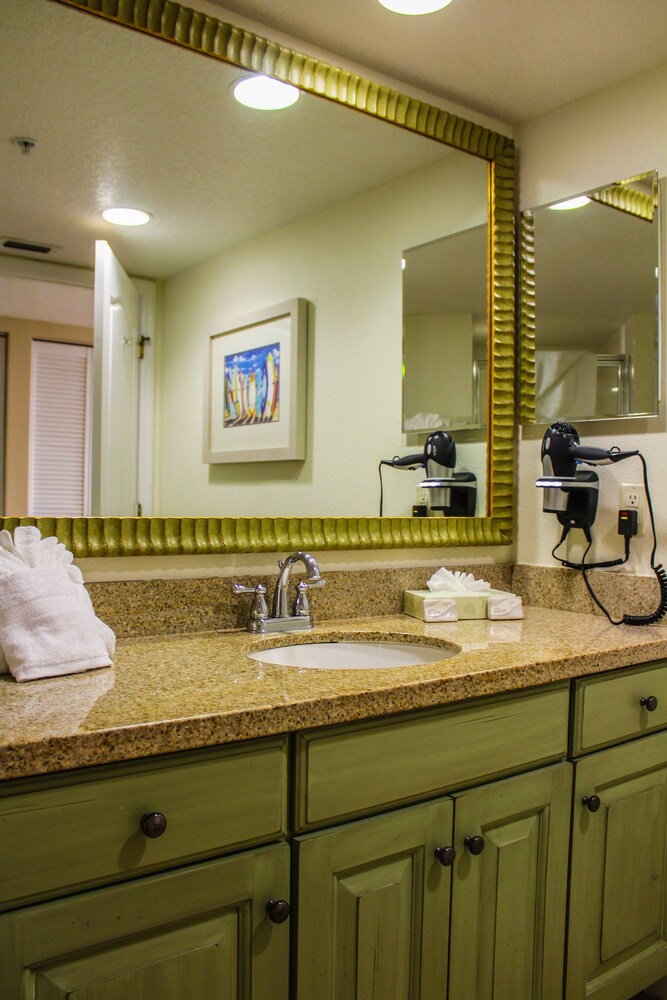 Apartment, 2 Bedrooms, Partial Ocean View - Bathroom Sink