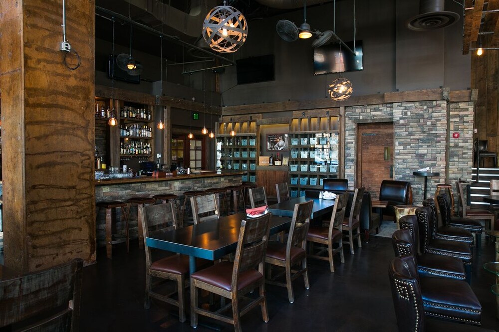 Hotel Bar