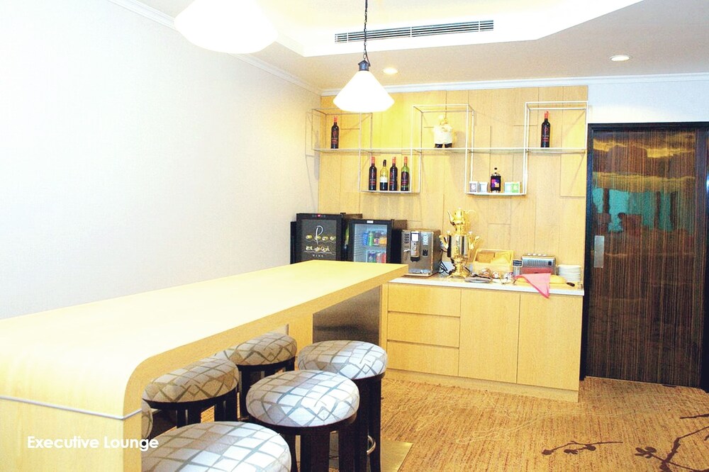 Executive Lounge
