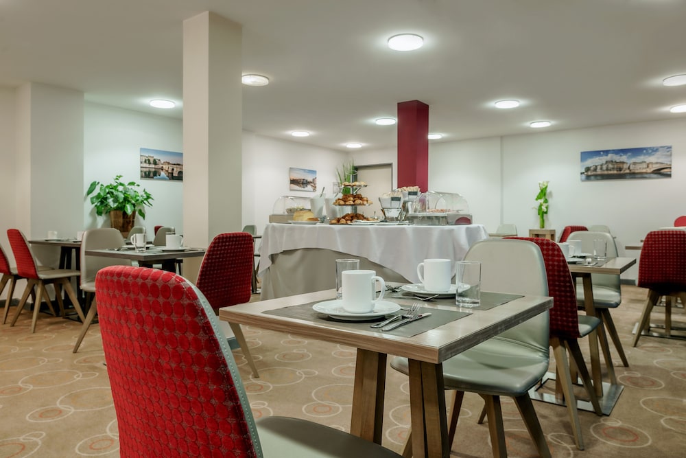 Breakfast area, Citadines Apart'hotel Saint-Germain-des-Prés Paris