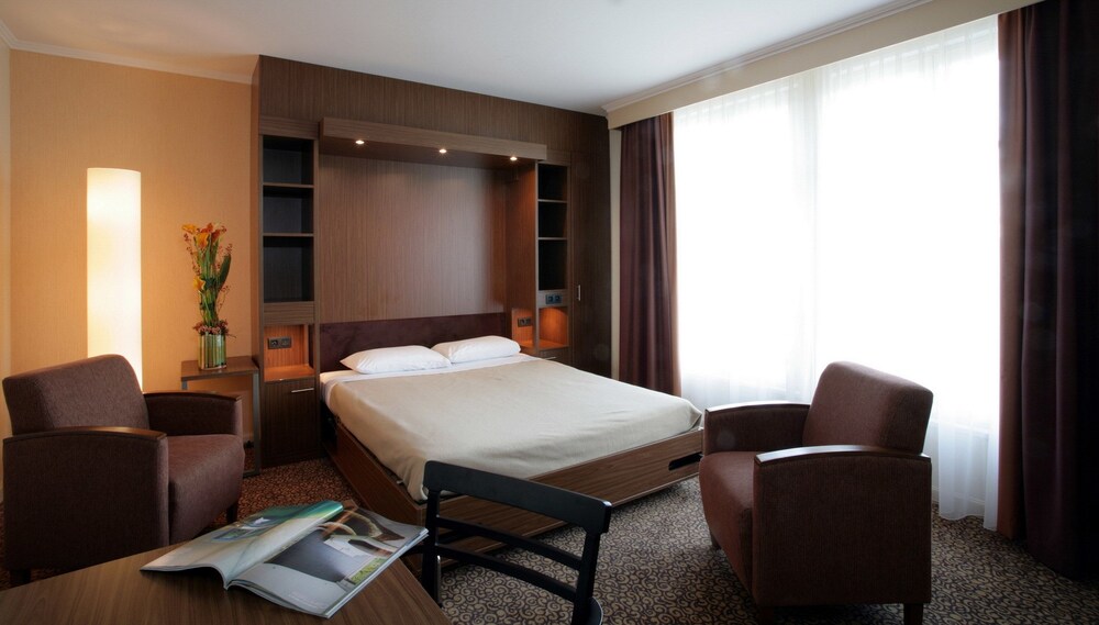 Studio (Seine View) - Room