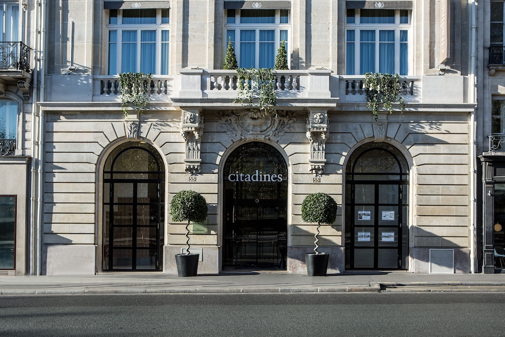 Property entrance, Citadines Apart'hotel Saint-Germain-des-Prés Paris