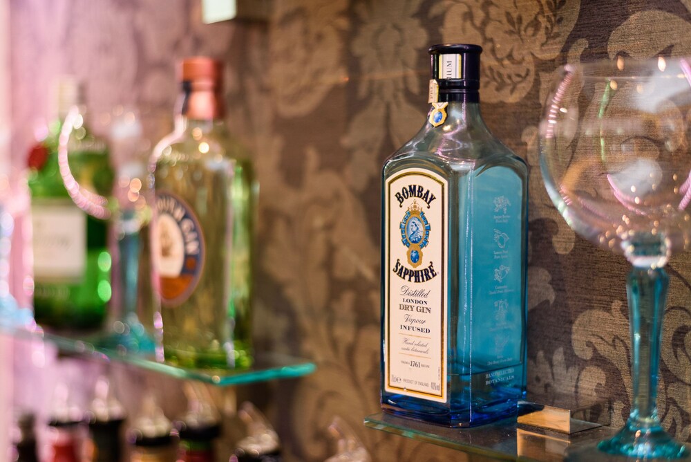 Hotel Bar