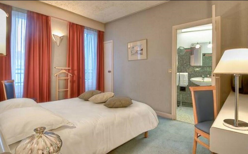 Guestroom