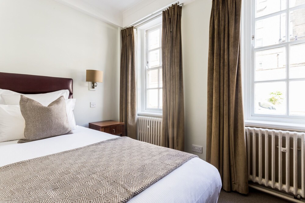 Economy Room, 1 King Bed (Ground Floor)