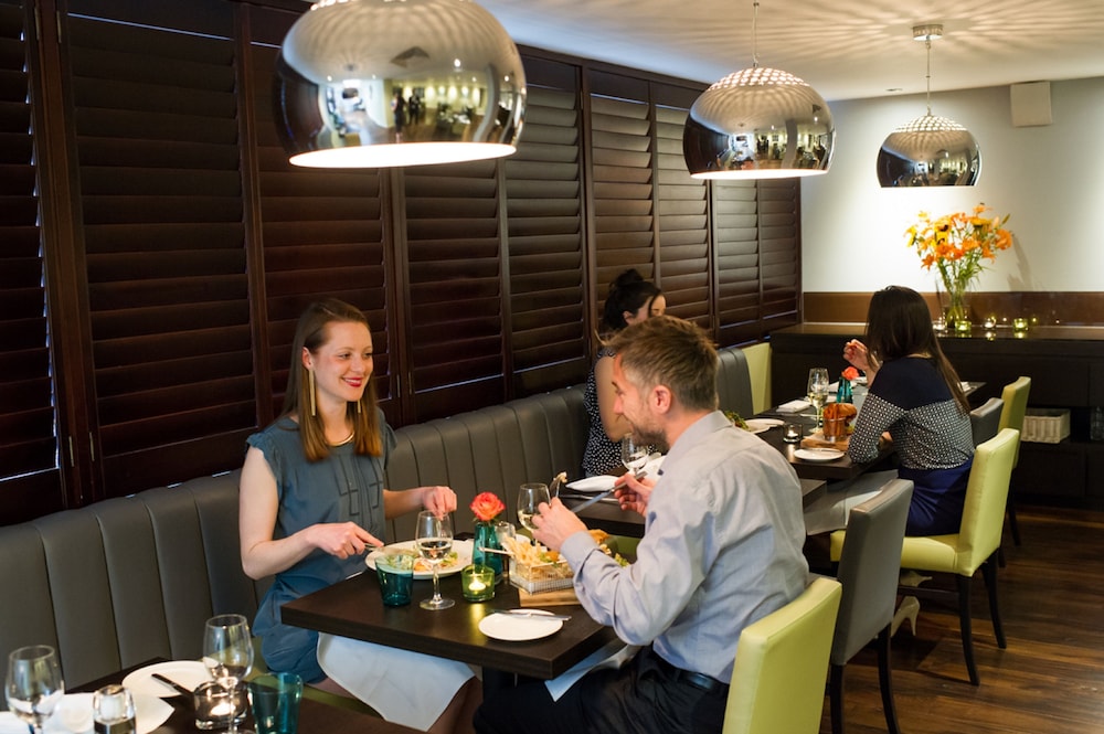 Couples Dining