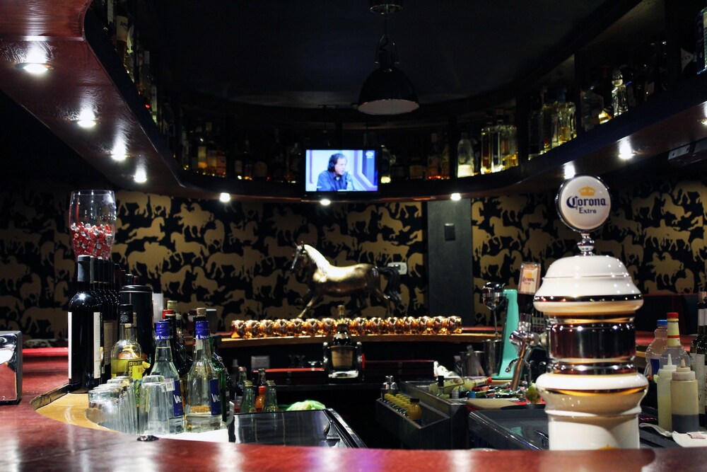 Hotel Bar