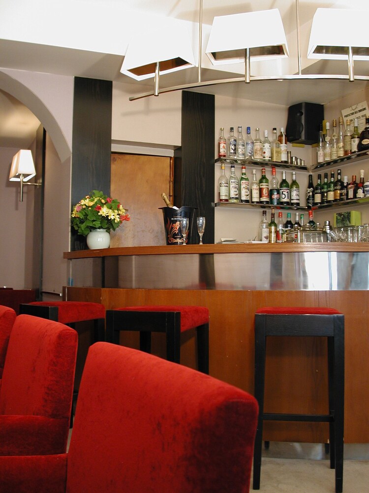 Hotel Lounge