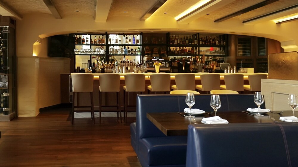 Hotel Bar