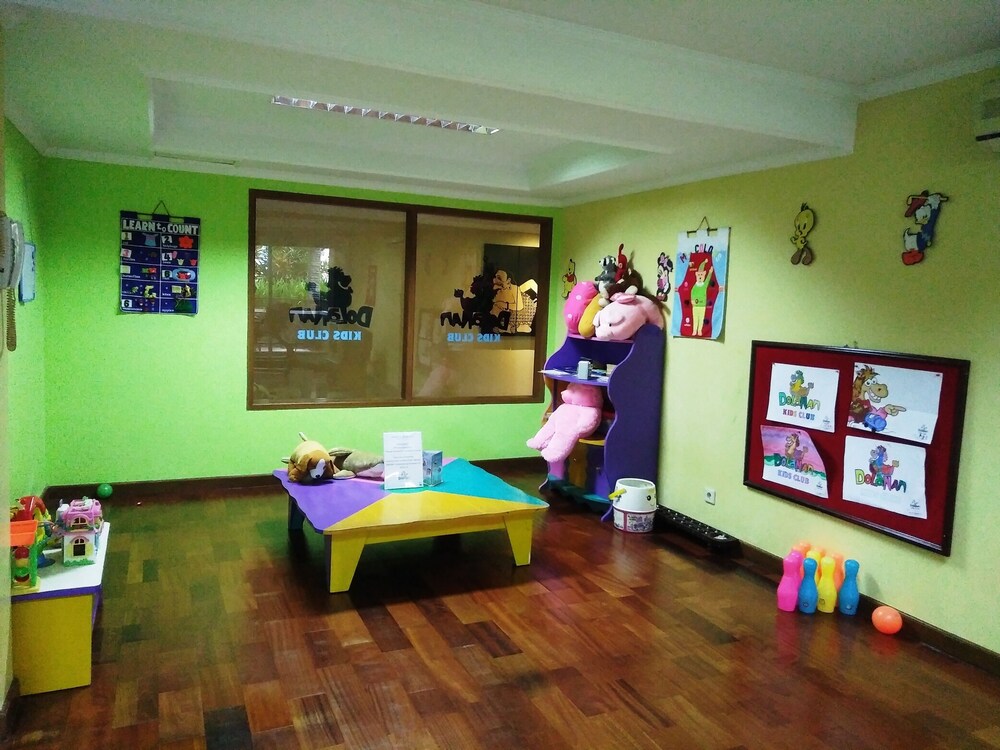 Childrens Play Area - Indoor