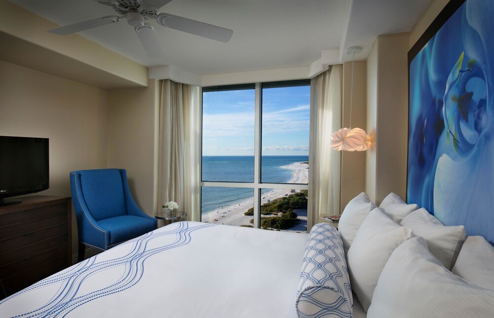 Suite, 1 Bedroom, 2 Bathrooms, Beachfront - Guestroom