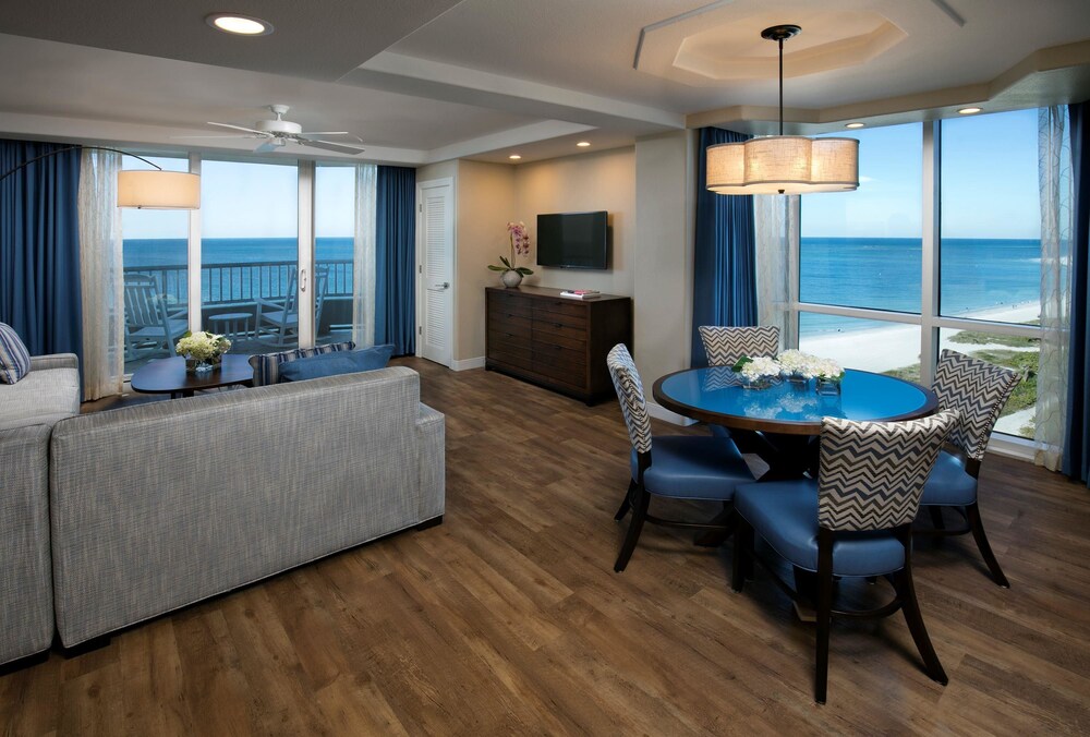 Suite, 1 Bedroom, 2 Bathrooms, Beachfront - Living Area