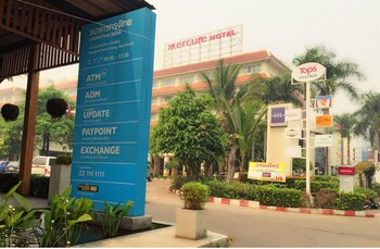 ATM/Banking On site