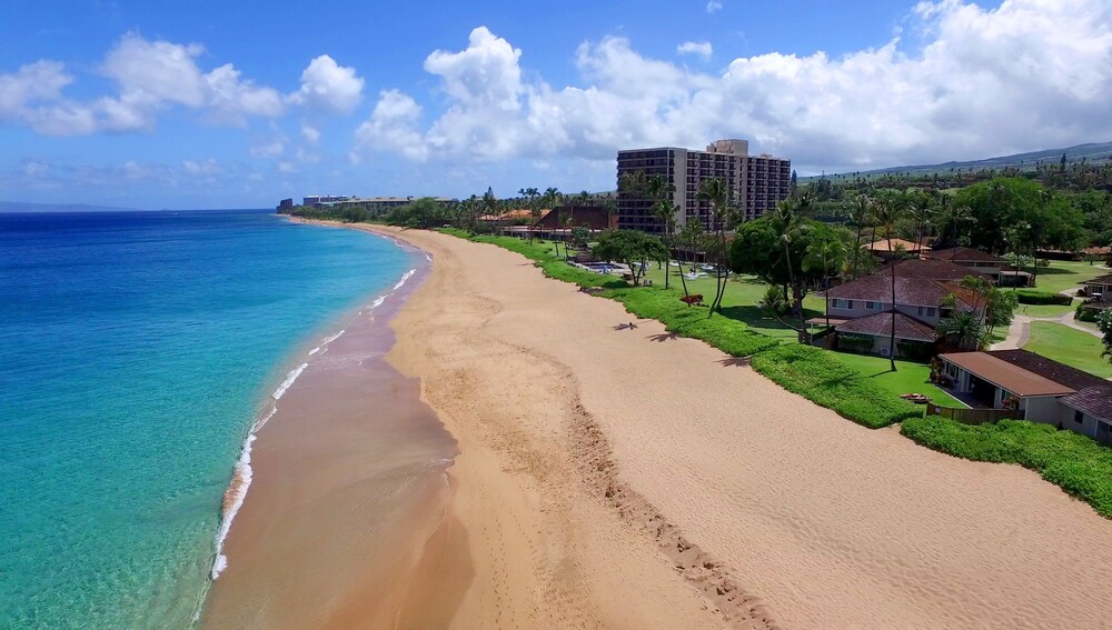 Property grounds, Royal Lahaina Resort