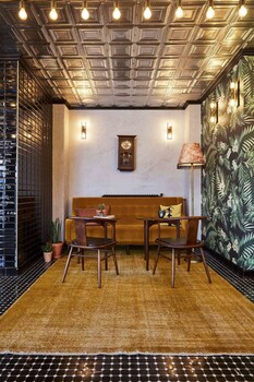 Hotel Lounge