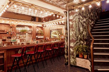 Hotel Bar