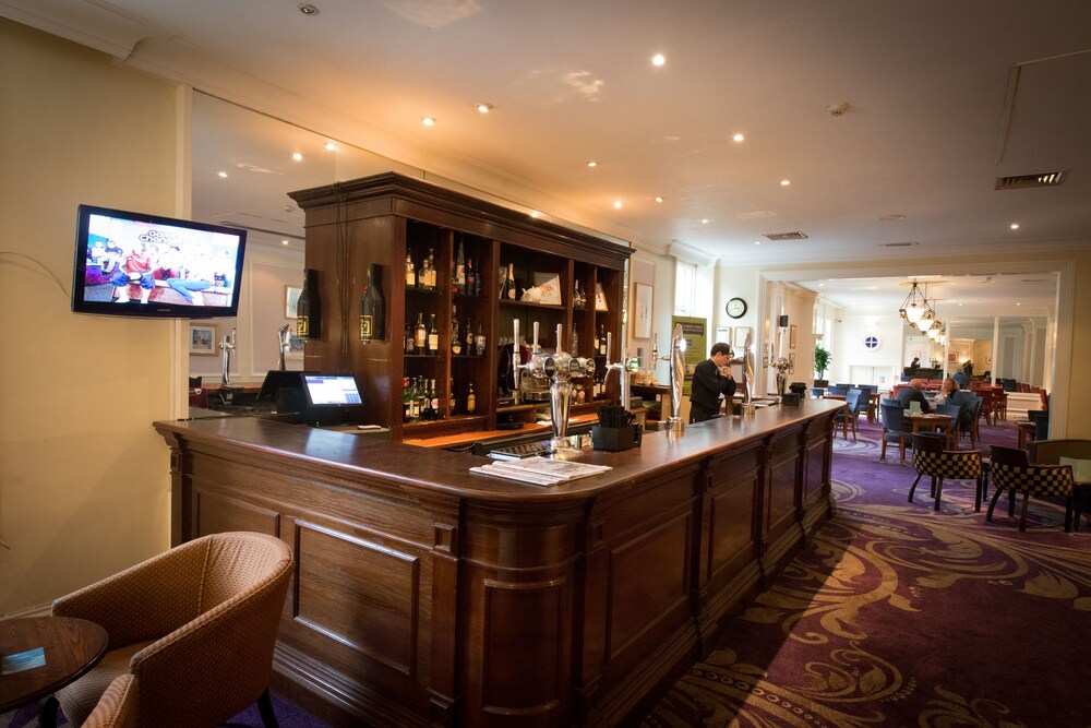 Hotel Bar