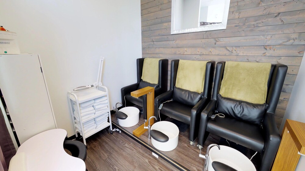 Nail Salon