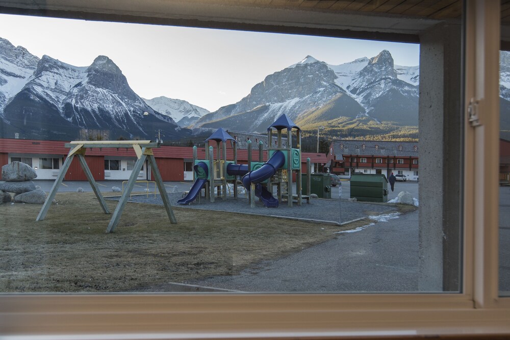 Childrens Play Area - Outdoor