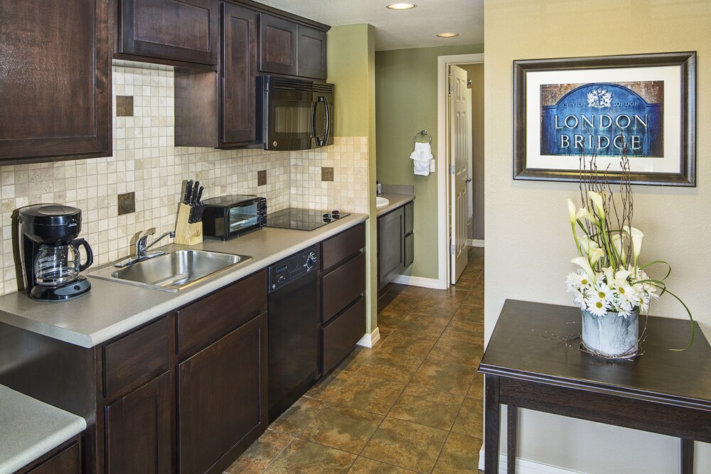 Studio Suite - Bathroom