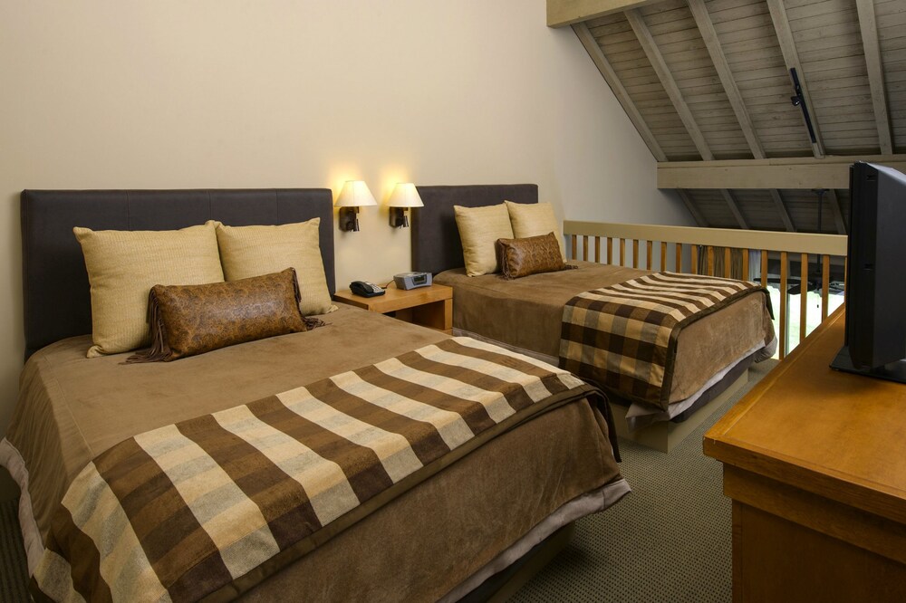 Suite, 2 Queen Beds (Lodge Village) - Guestroom