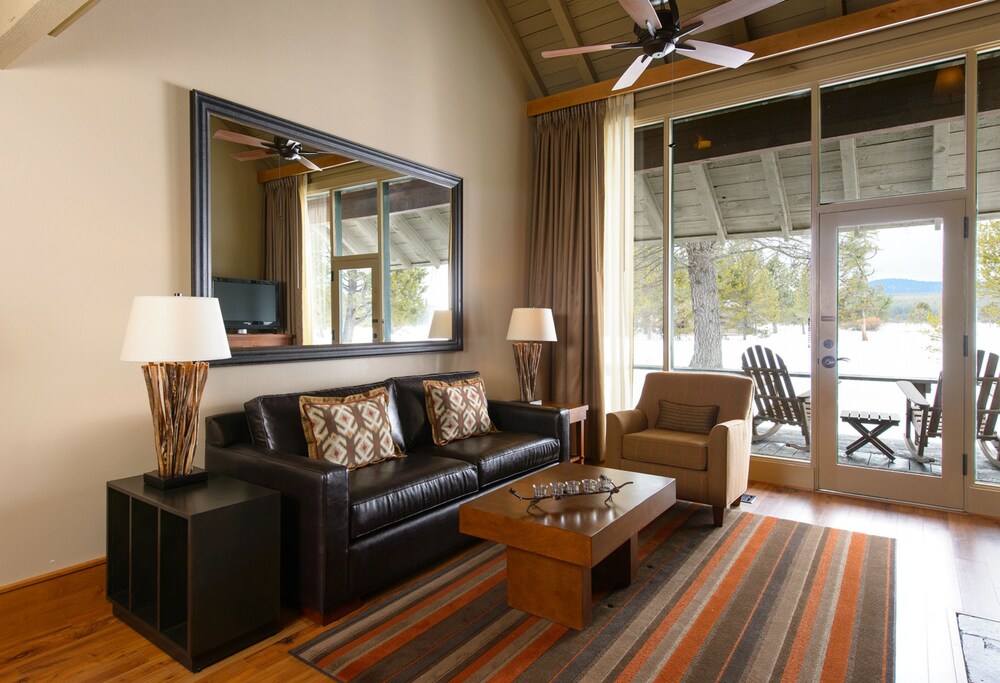 Suite, 2 Queen Beds (Lodge Village) - Living Area