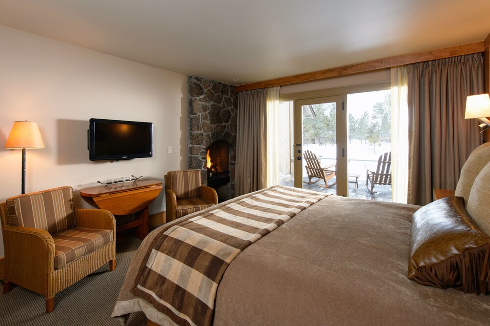 Villa, 1 King Bed (Lodge Village) - Guestroom