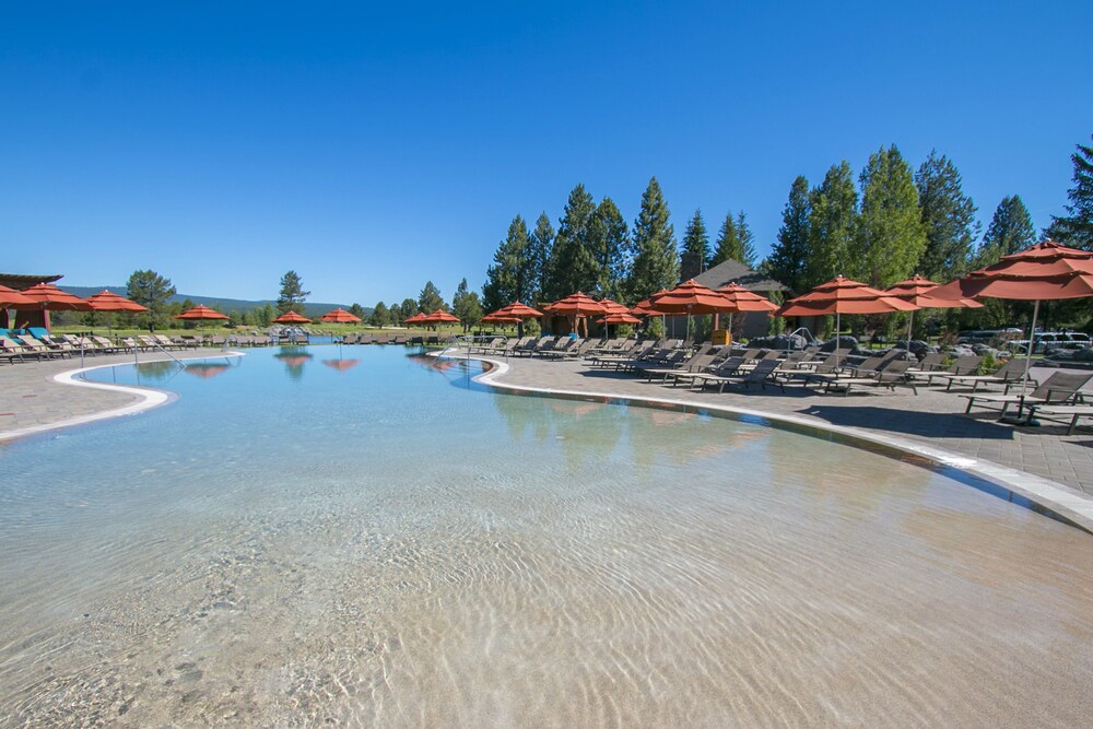 Infinity Pool