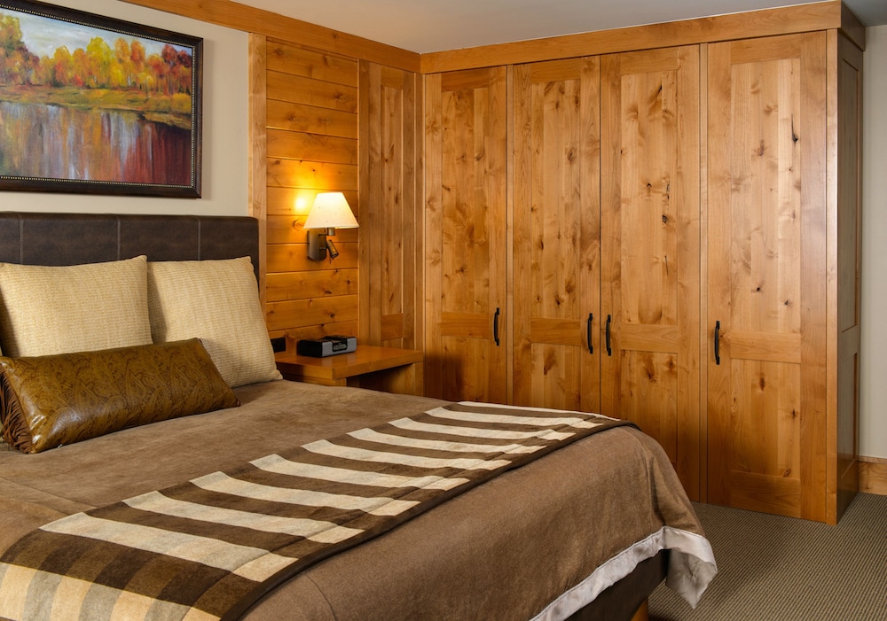 Villa, 1 King Bed, Accessible (Lodge Village) - Guestroom
