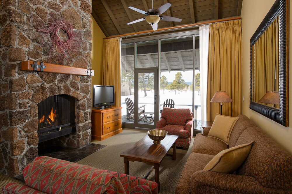 Suite, Resort View - Living Area