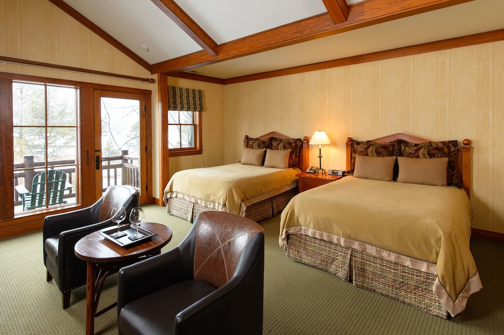 River Lodge - Guestroom