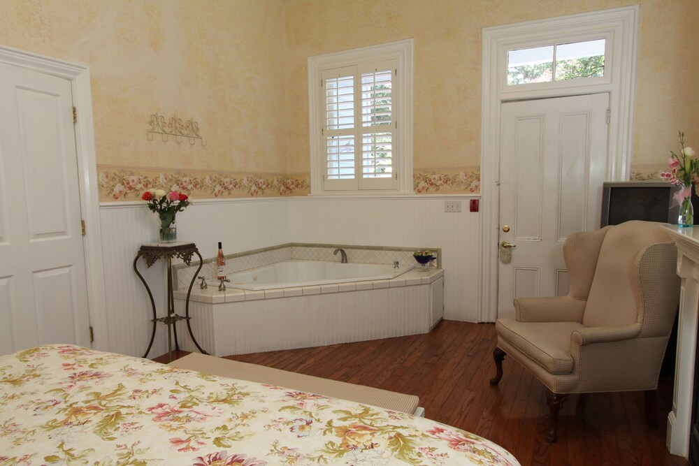 Jetted Tub