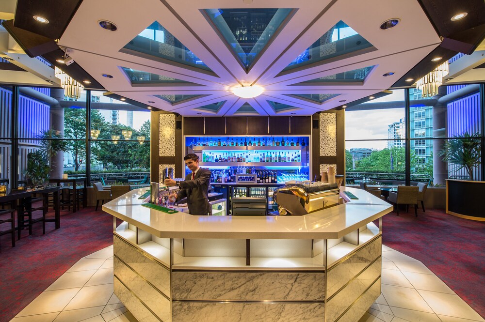 Hotel Bar
