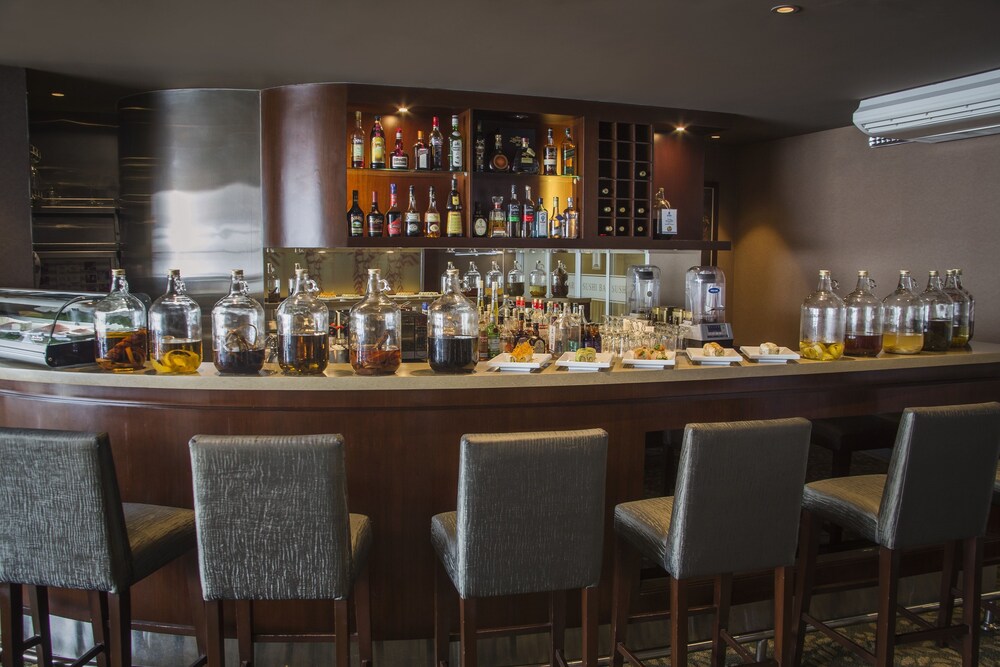 Hotel Bar