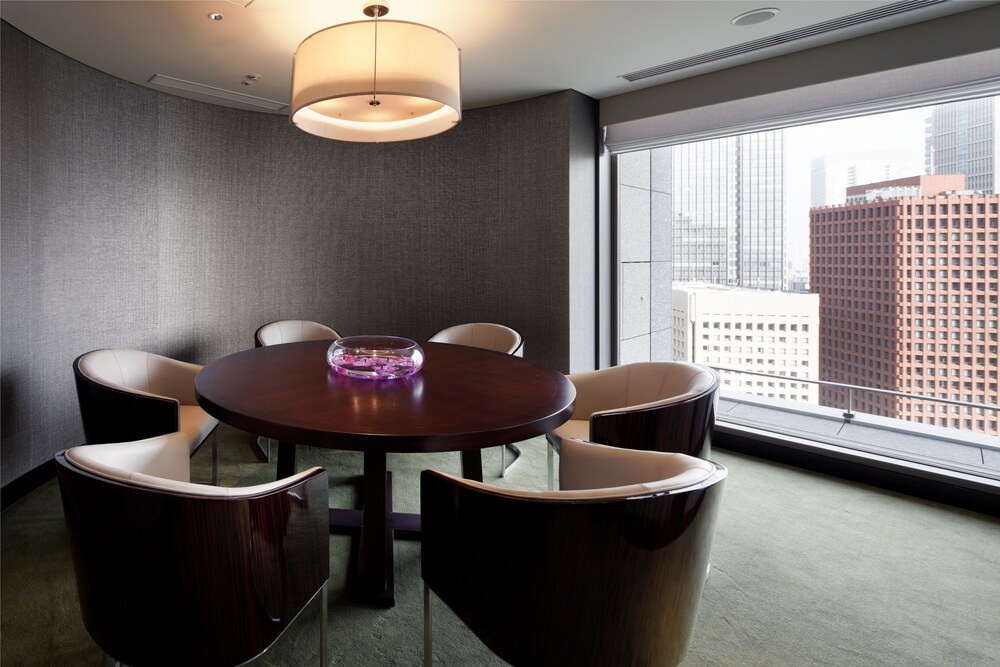 Executive Lounge