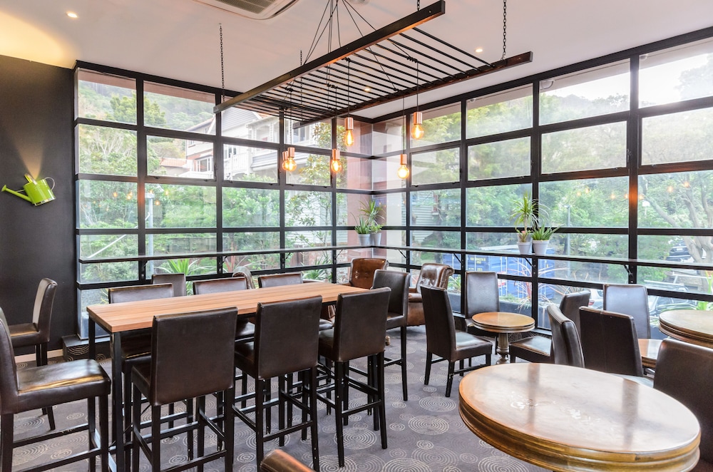 Hotel Bar